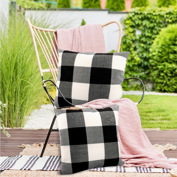 Pillows Covers 🩷Buffalo Plaid Accent Throw Pillow Cases Black White - Set of 2 - Picture 1 of 8